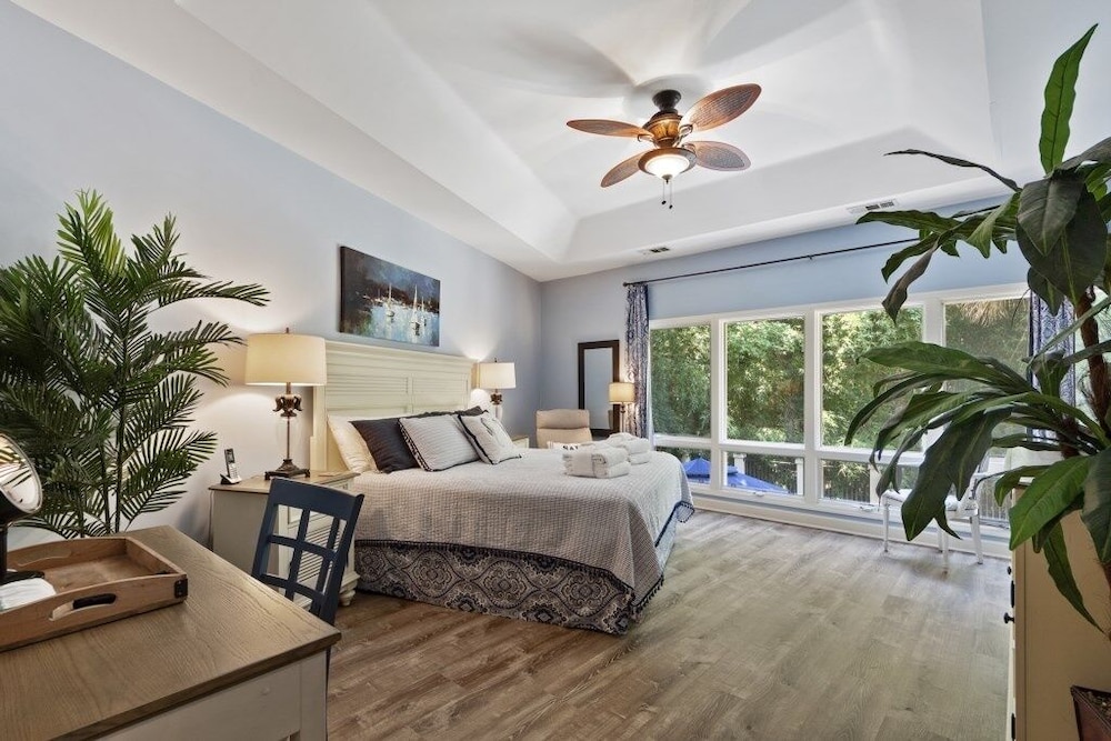 57 Lawton Rd. / Sea Pines / Pet Friendly 4 Bedroom Home