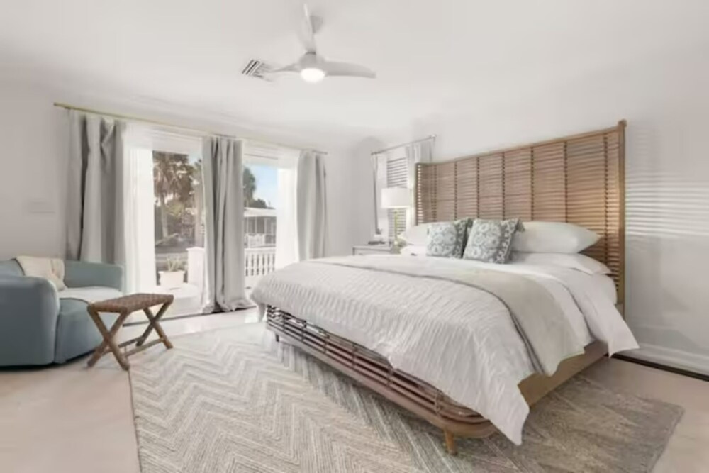 Experience The Ultimate in Luxury Living view 5
