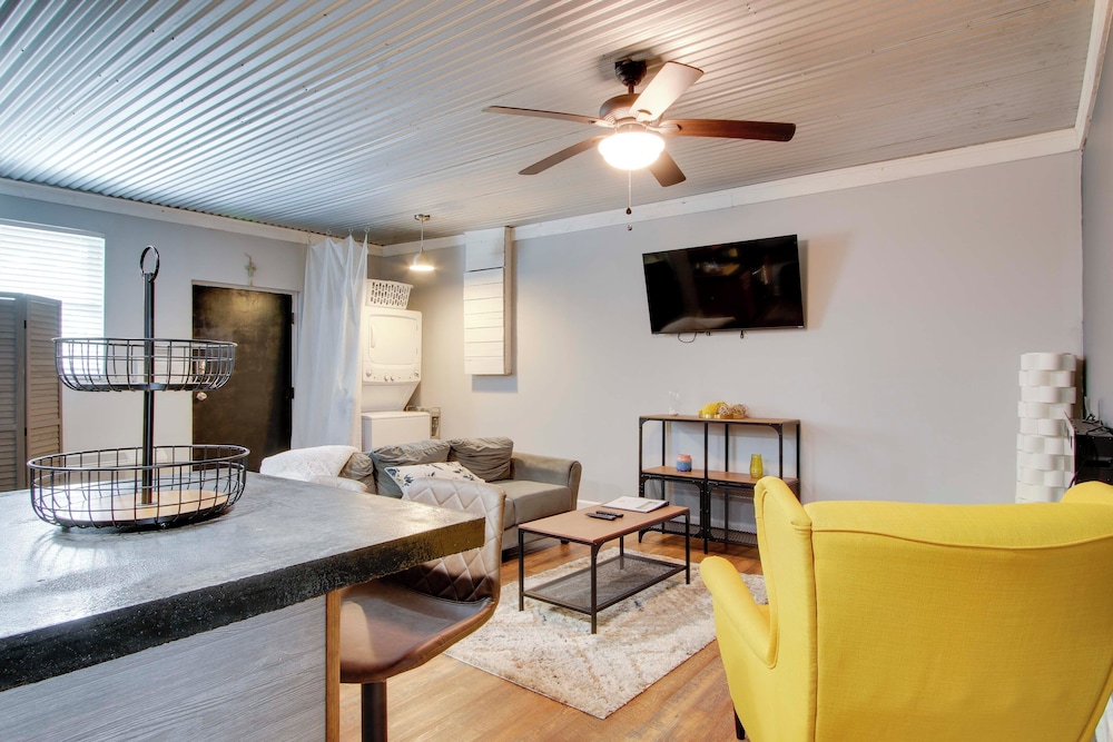 Commuter-friendly Rental Unit in Greenwood!