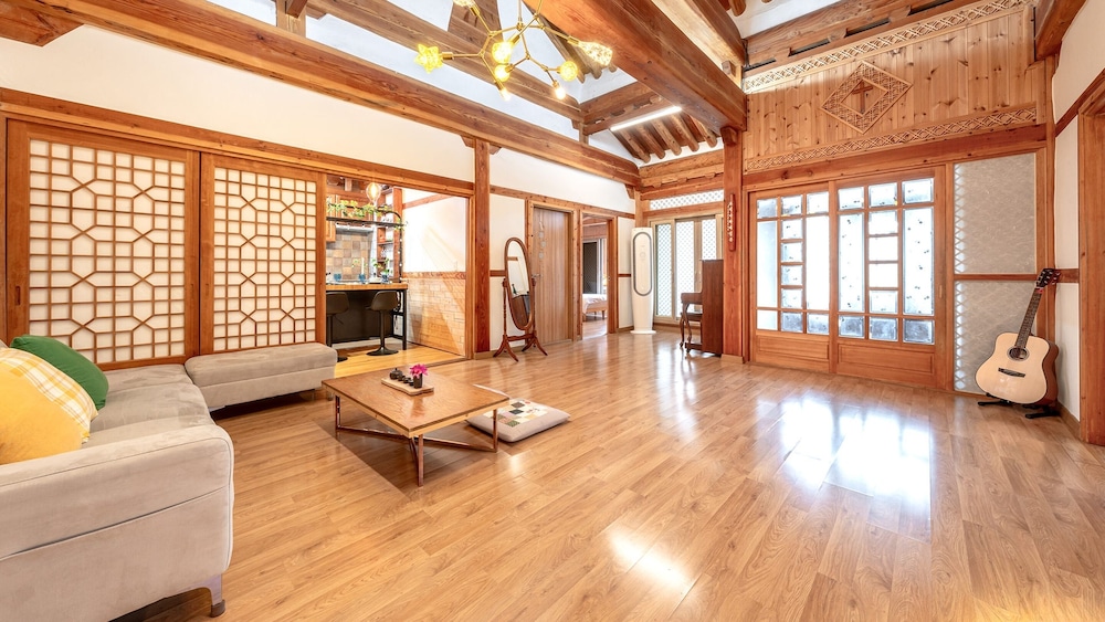Yeosu Elon Pension