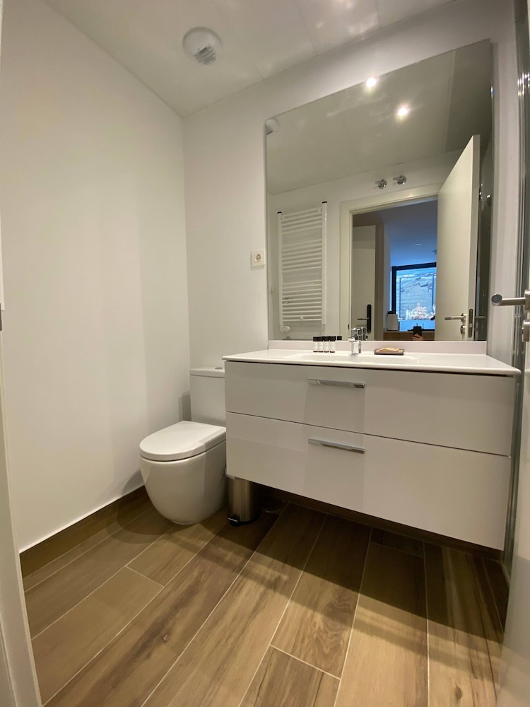 w Amazing 2BR With Terrace in Chueca