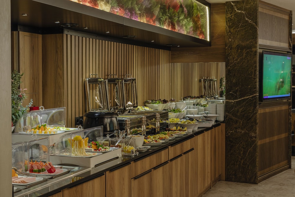 Ayramin Deluxe Hotel - Image 33