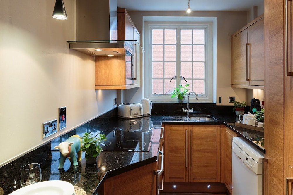 Luxury 2 Bed Chelsea Knightsbridge Horizon