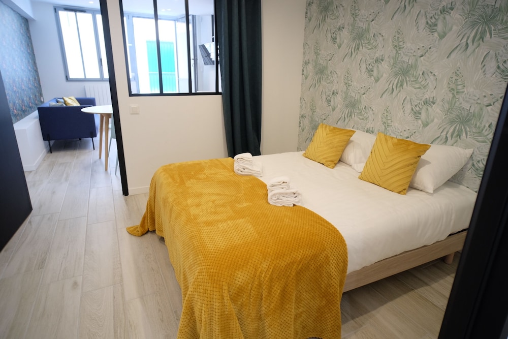 hotel room