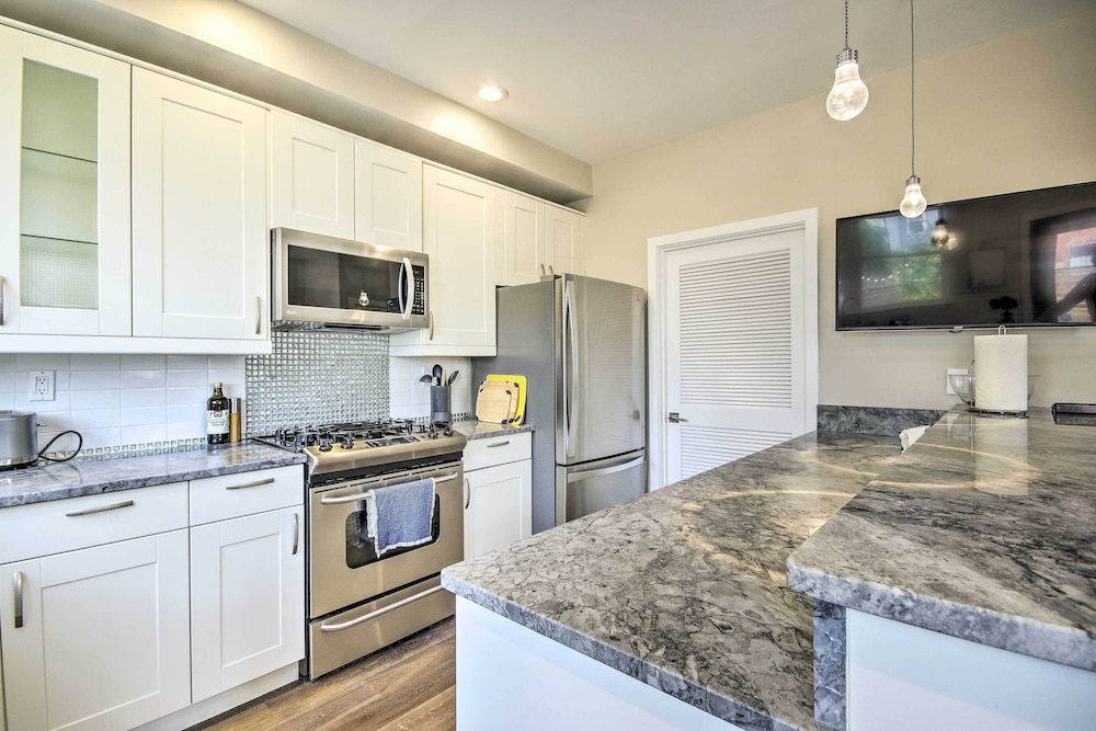 2 Mi to National Mall: Modern DC Retreat w/ Patio view 5