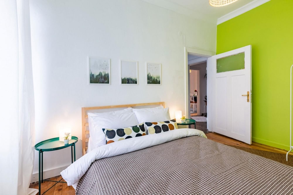 Colorful Flat With Excellent Location Near Trendy Attractions in Kadikoy