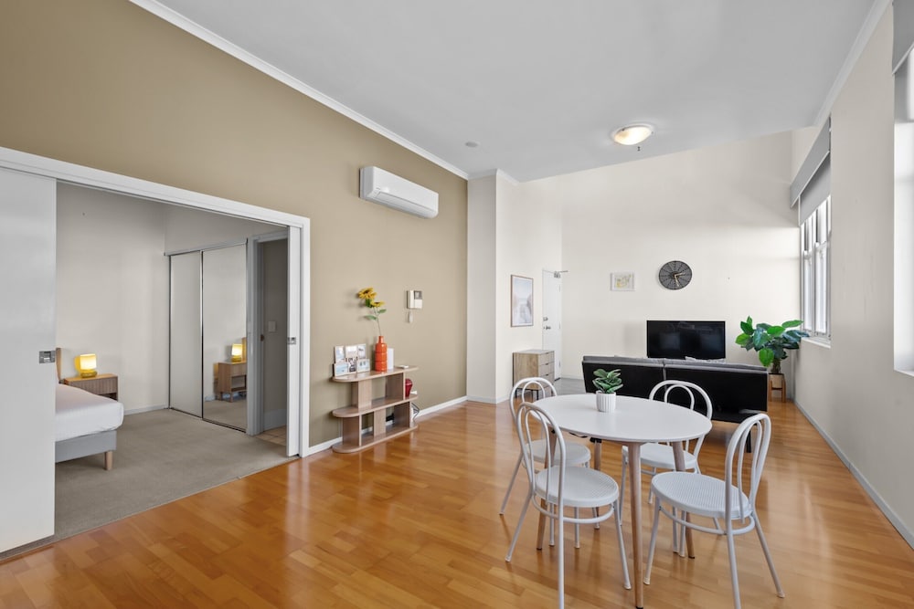 Modern 1-bed Apartment in Spring Hill