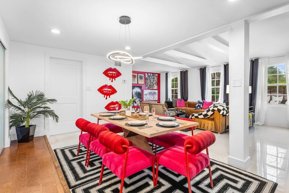 Chic Retreat Heated Pool Floats Close to Beach