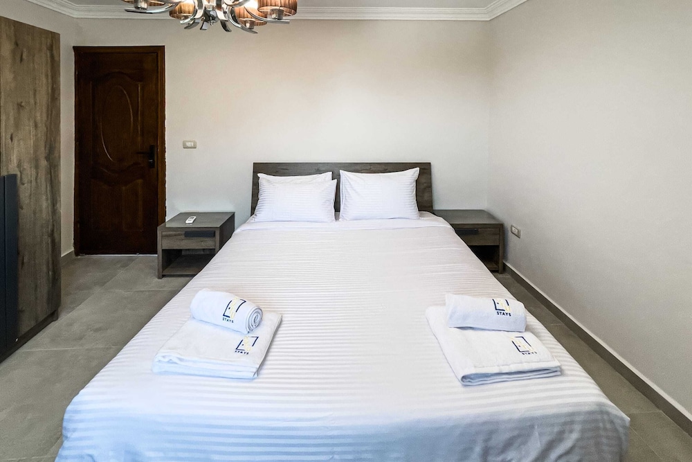 Xuru Stays I Elegant & Modern 3 BDR Apt. @ Heliopolis