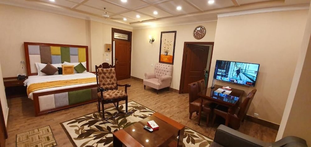 Alnoor Luxury Hotel Apartments view 2