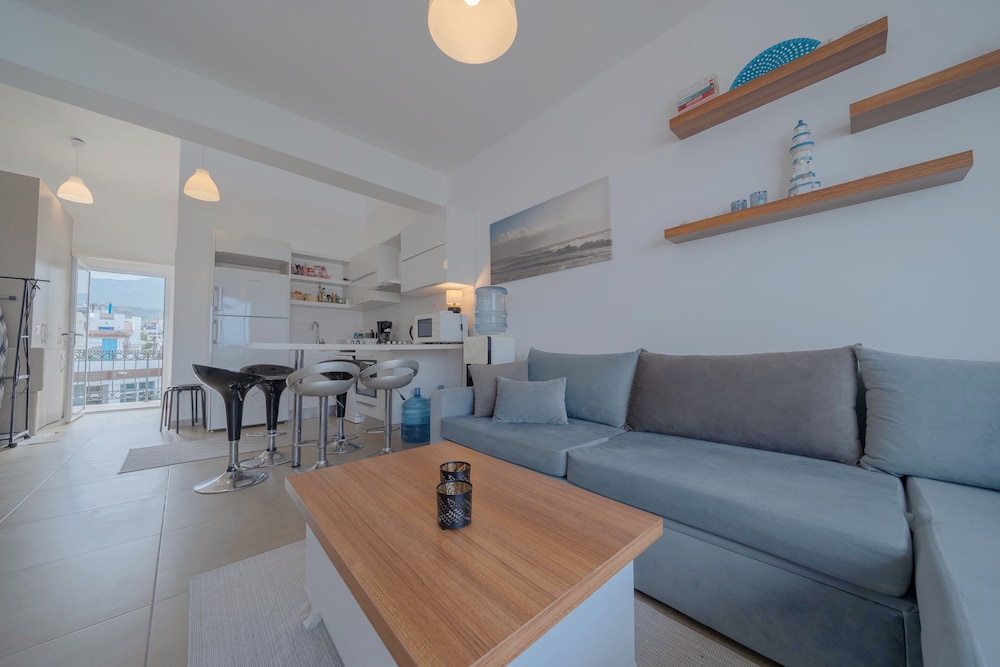Modern Studio Apartment With Lovely sea View