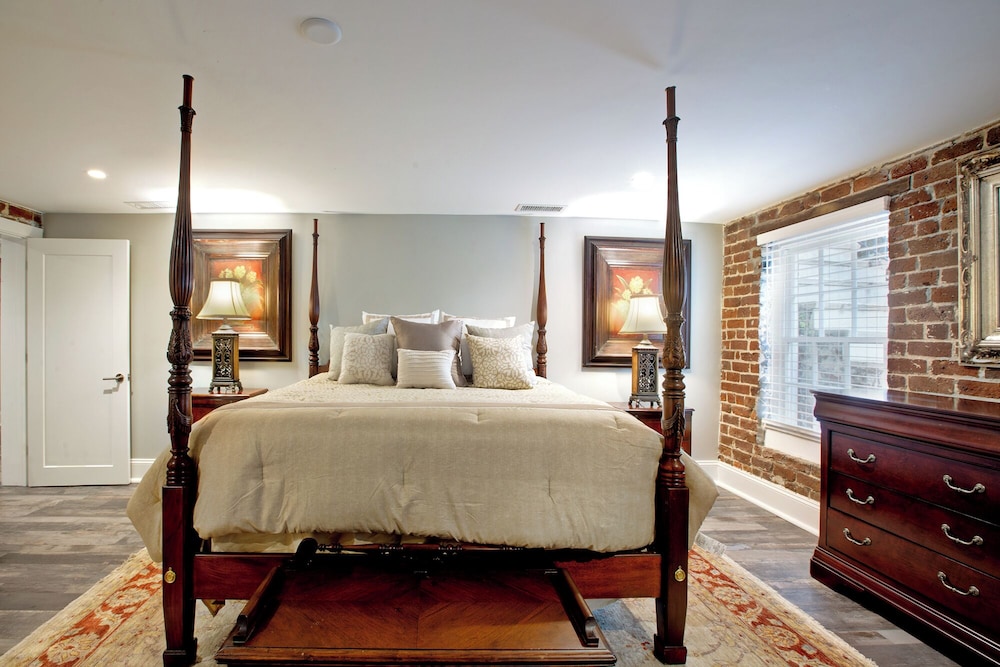 Restored Historic Home 5 BR 4.5 Bath