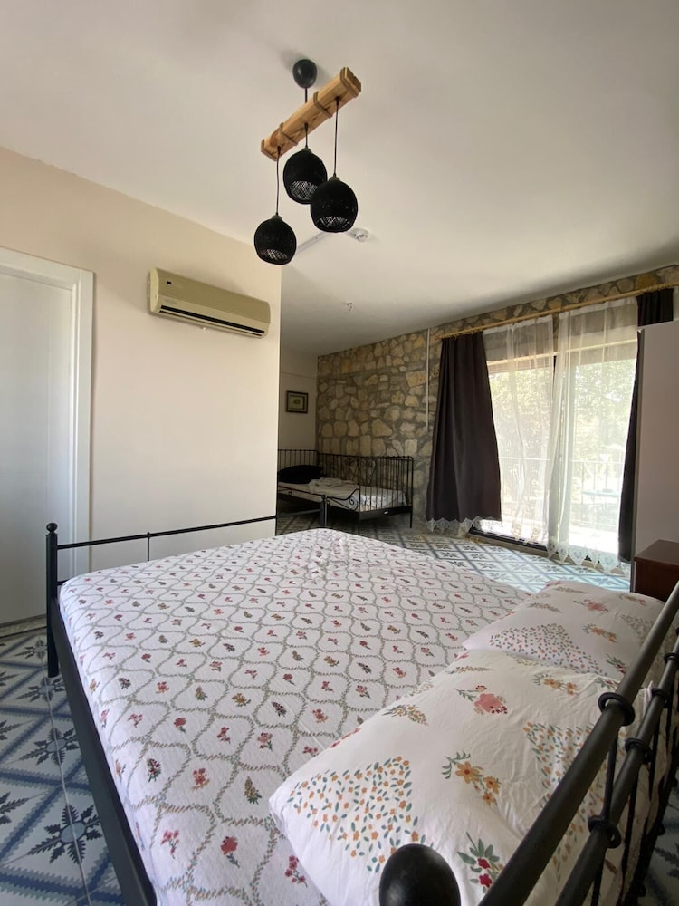 Nur Karen Taş Konak