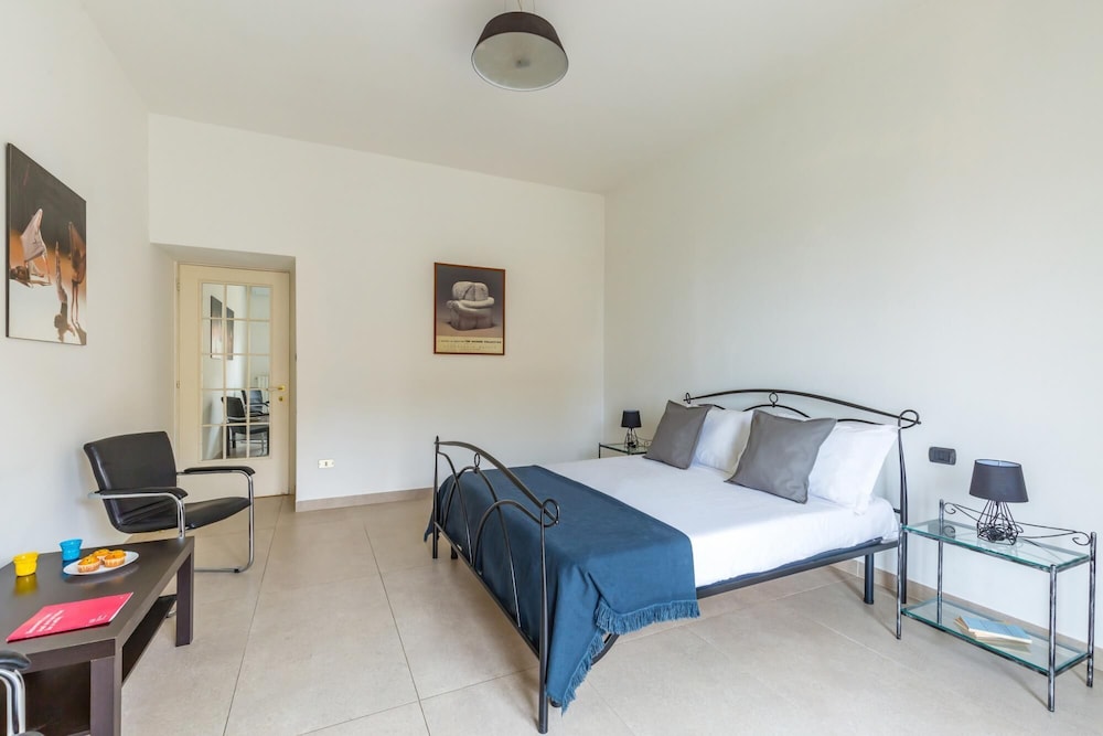 Posillipo Bright Apartment With Parking Space