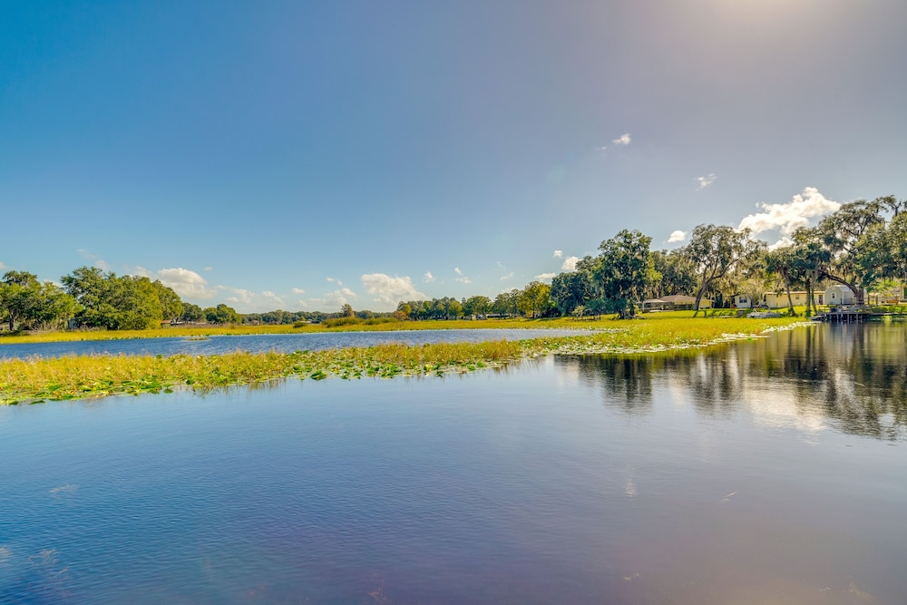 Lakefront Inverness Getaway w/ Kayaks & Bikes!