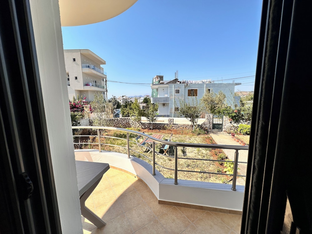 Apartments Meleqi