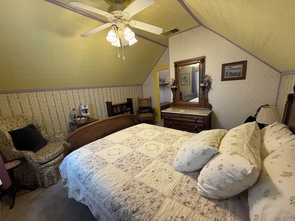 Roseberry House Bed & Breakfast
