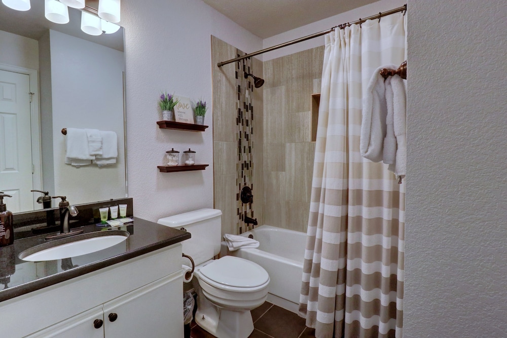 Private Mountain Town home Pet Friendly with Great Views - WD12 by Redawning