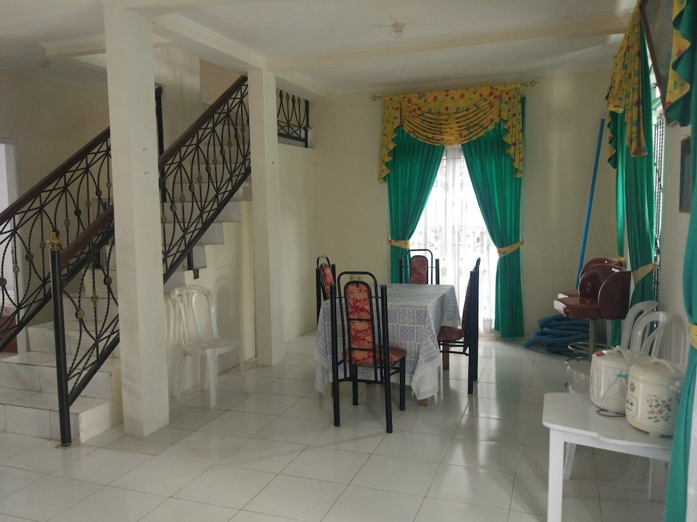 Villa Abdi Cipanas with Swimming Pool view 2