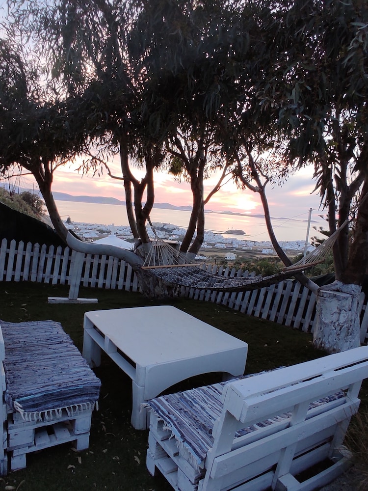 Zephyrus Sunset House