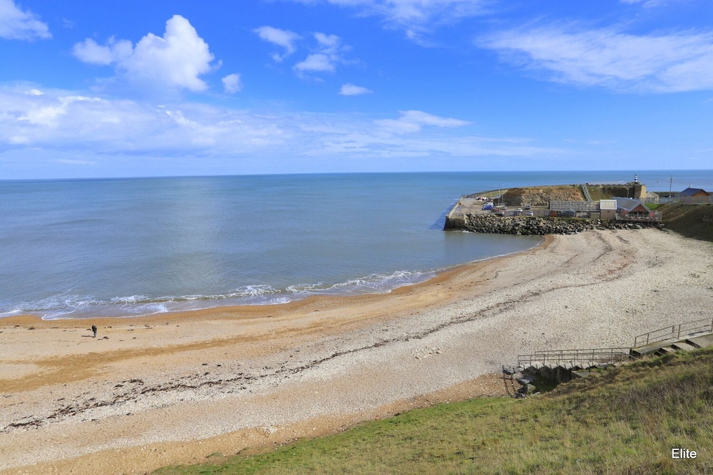 Beautiful 2-bed Sea Front House in Seaham, photo 15