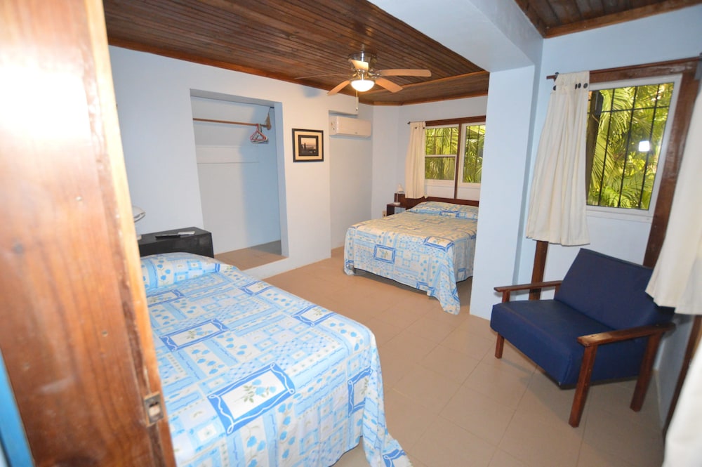 Mariposa Lodge