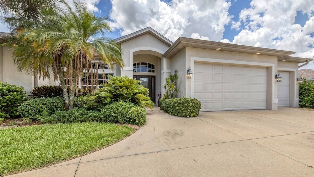 Rotonda West 3 Bedroom Private Pool/Spa Vacation Home. Only 10 miles to Gulf Beaches 3 Home