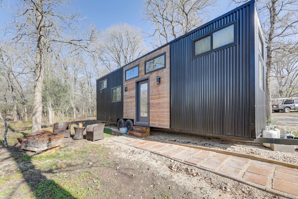 Hiking & Creek: Manor Tiny Home in Forest Retreat