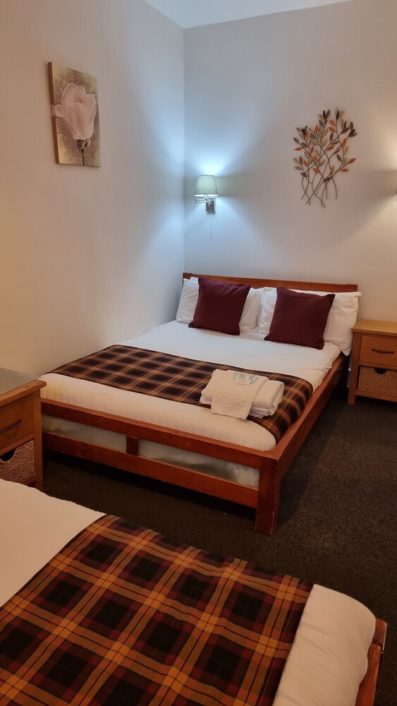 The Hampton Court Guesthouse