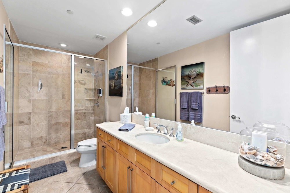 Sapphire Beach - Breathtaking 26th Floor Views 3 Bedroom Apts