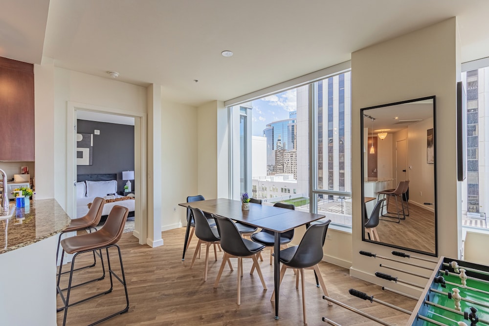 ROVE LIVING/KL - 44 Monroe
