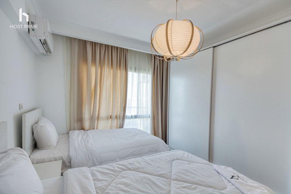 Grand Stay Apartment in Rehab City