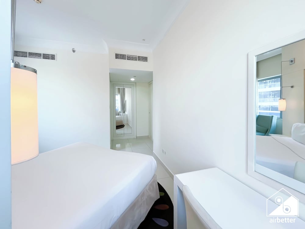 Elegant 2-bed Retreat Stunning Downtown Views