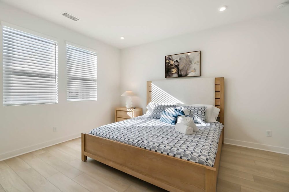 Newly Constructed 4 Bedroom
