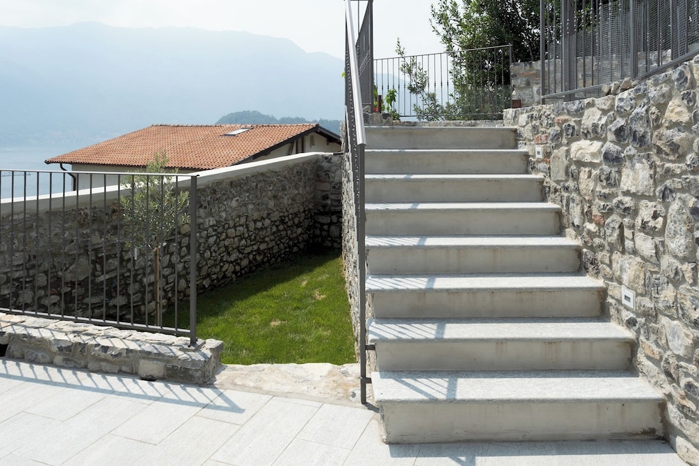 Castravalva Villa by Rent all Como photo 4