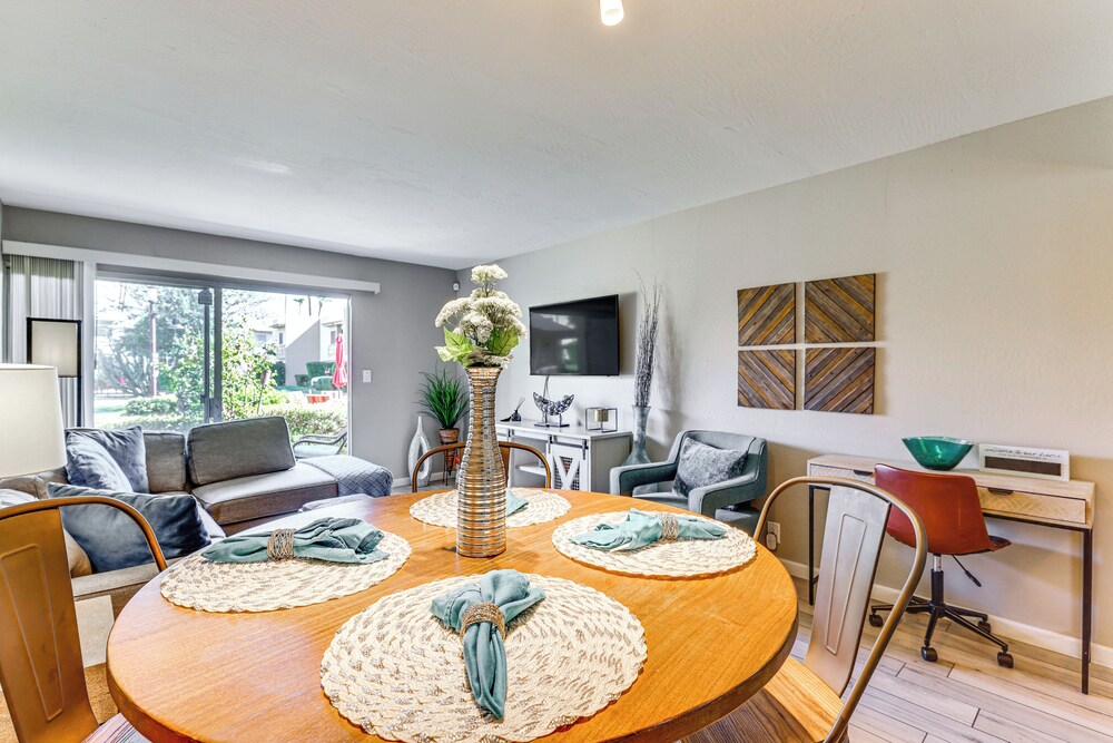 Walk to Old Town: Scottsdale Condo w/ Pool Access!