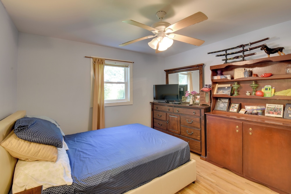 Clemson Vacations - Peaceful Lake Hartwell Hideaway w/ Boat Dock! - Property Image 2