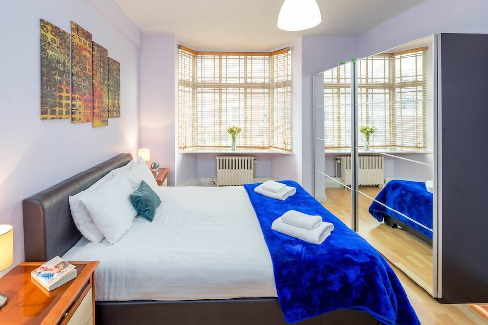 JOIVY 2-bed flat near Notting Hill