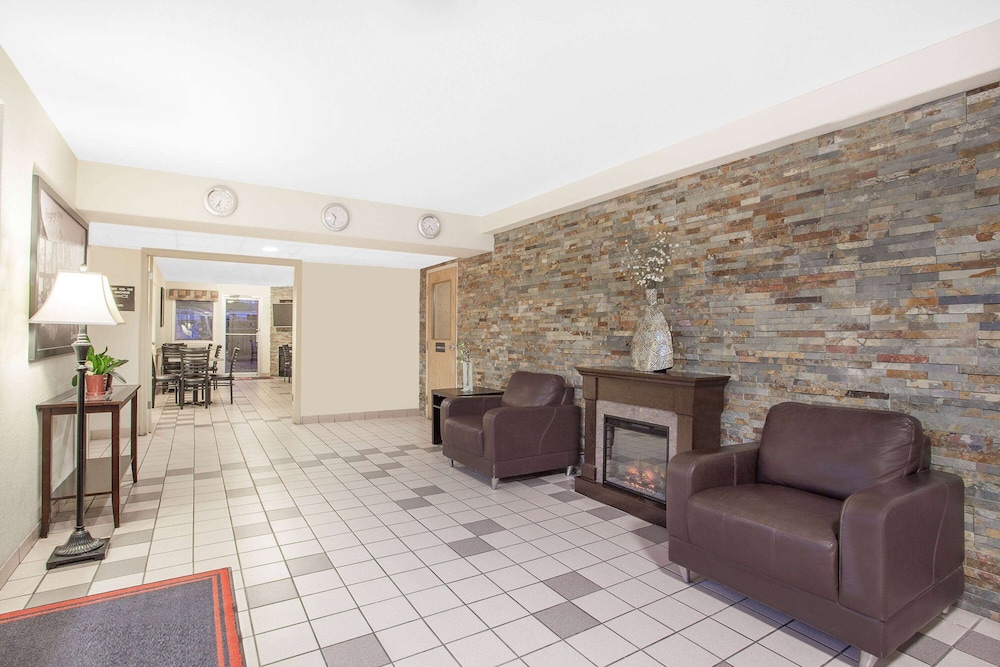 Ramada by Wyndham Cranbrook view 4
