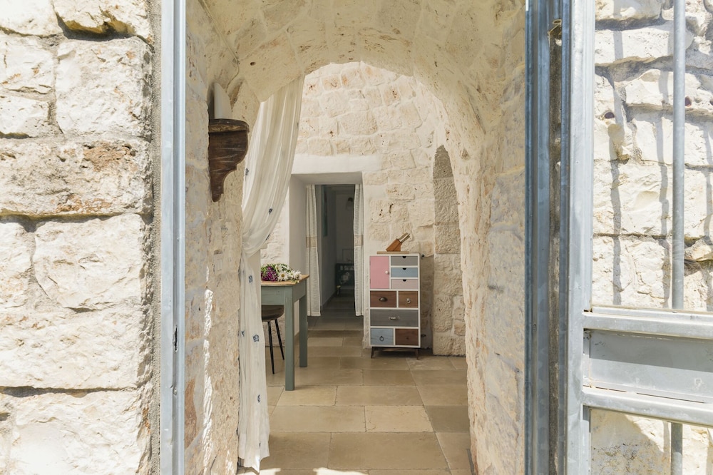 Trullo Mandorlo by Wonderful Italy