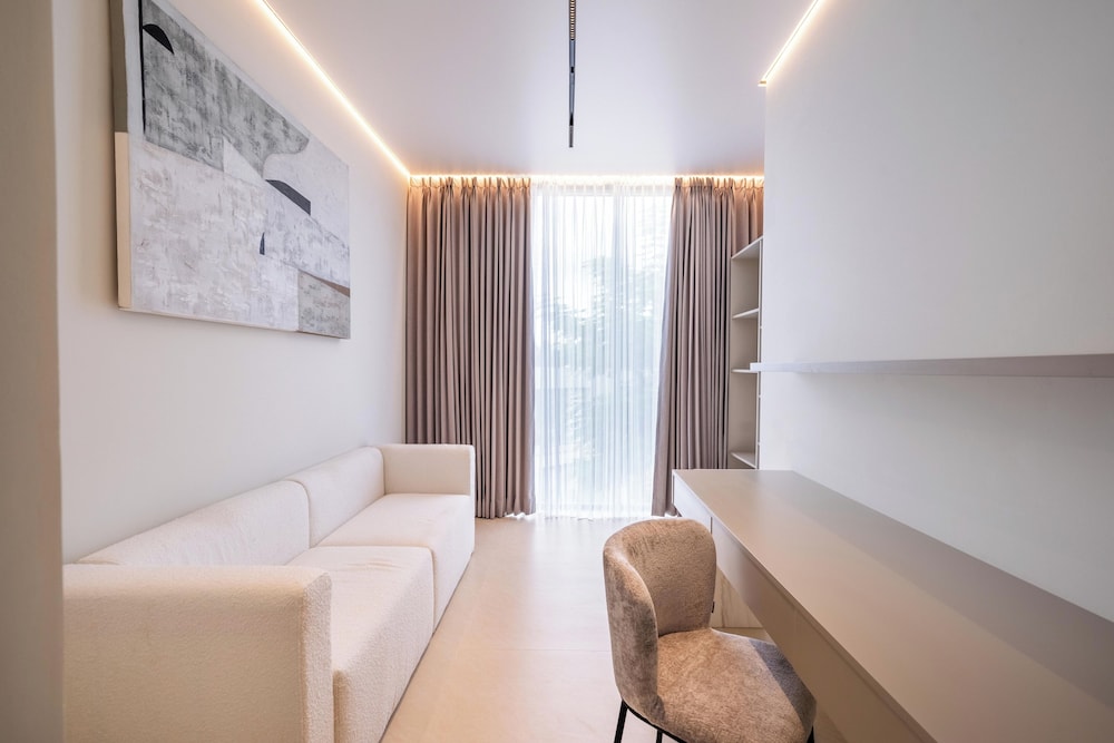 Hidden City Ubud - Modern Villas & Townhouses with Private Pools, Nature Views and Wellness Access