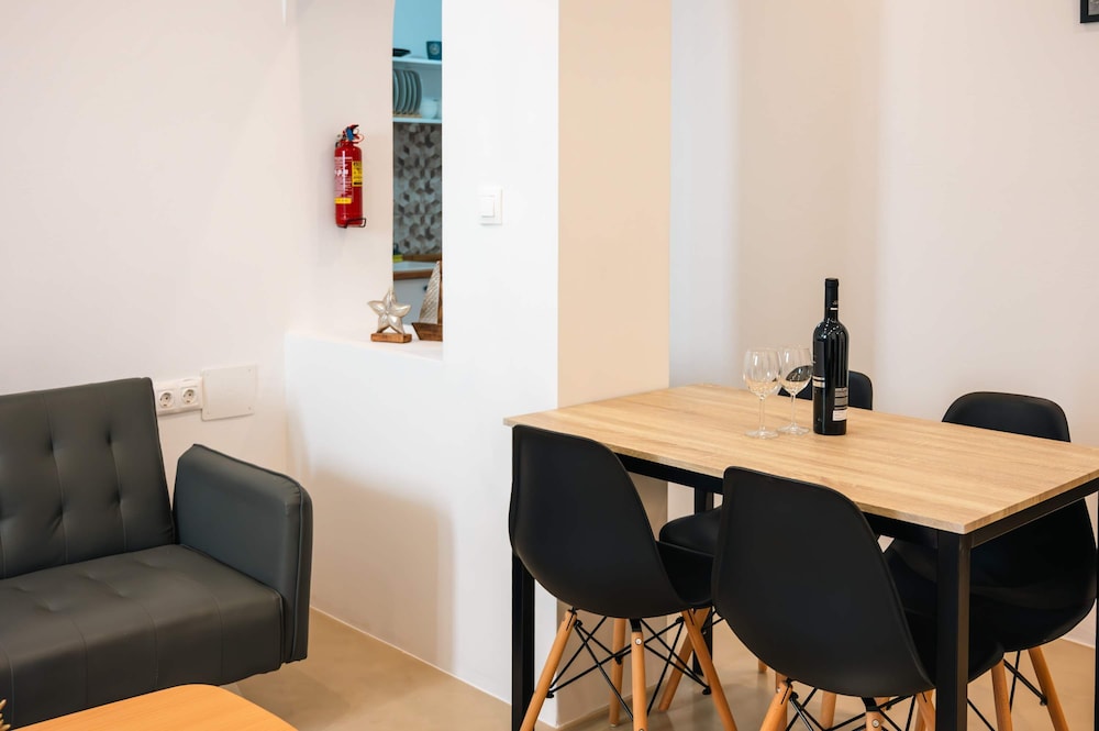 Assyr Getaway - Santorini Cozy Cycladic Retreat