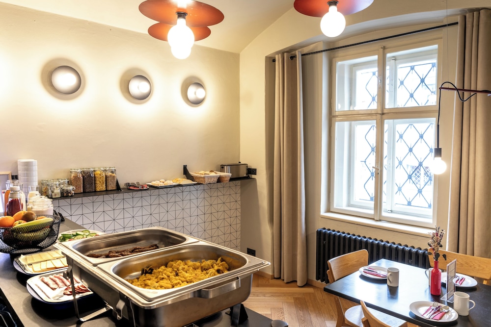 Sir Toby's Midtown - Hostel