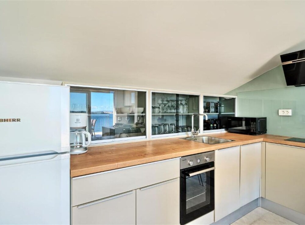 Apartment Domenico - 50 m From the sea