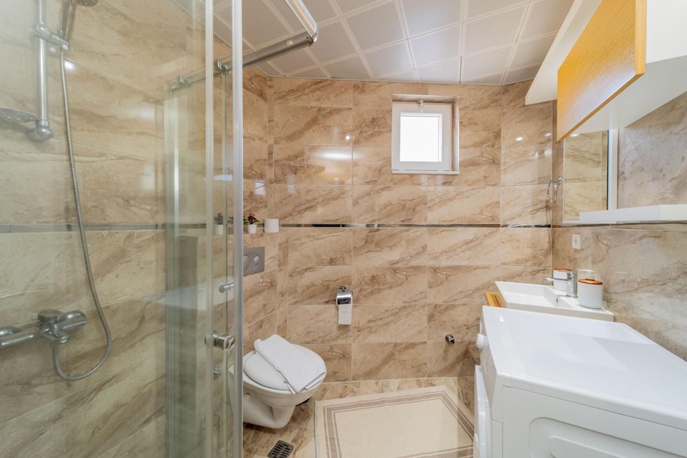 Convenient Flat With Balcony in Konyaalti view 4