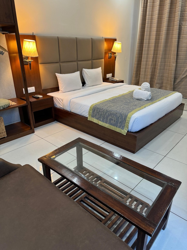 Hotel Manuni Inn Dharamshala