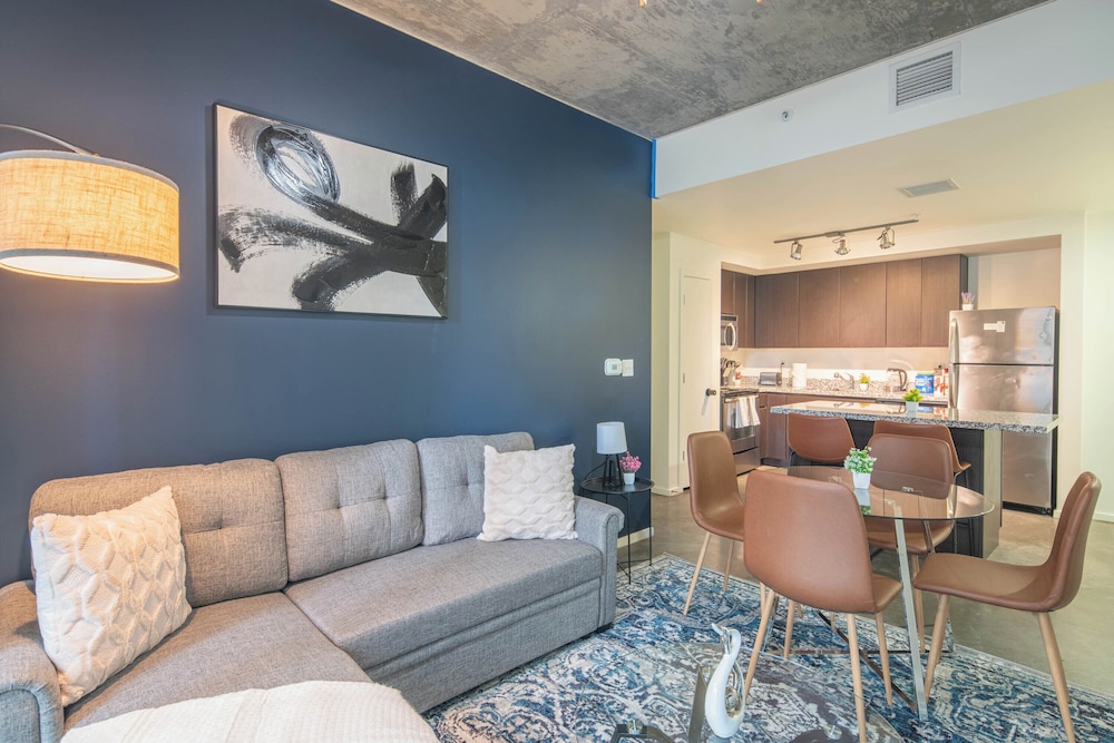 ROVE LIVING/KL - Roosevelt Point