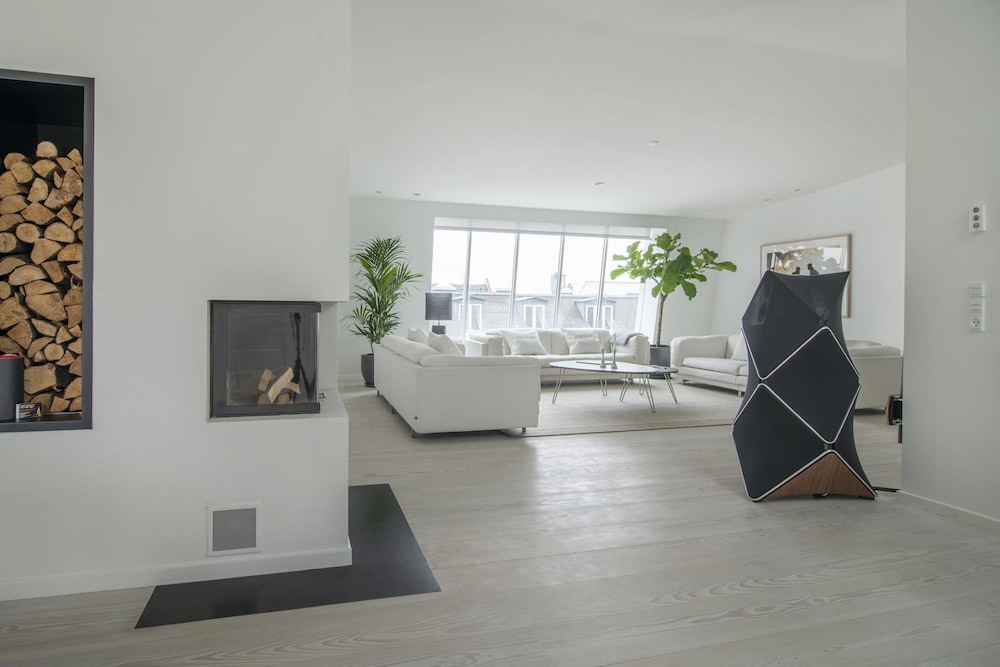 Dinesen Collection Signature Penthouse by Royal Theatre