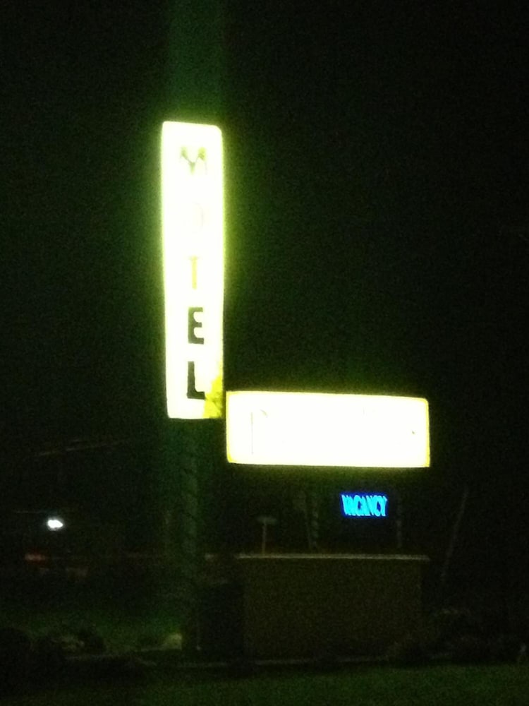 Pleasant Manor Motel