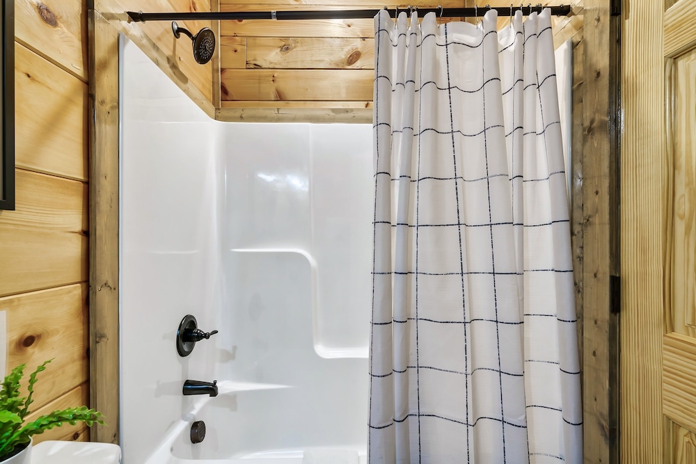 Eagle Splash Vista| Pool Projector, Pet Friendly, Game Room view 4
